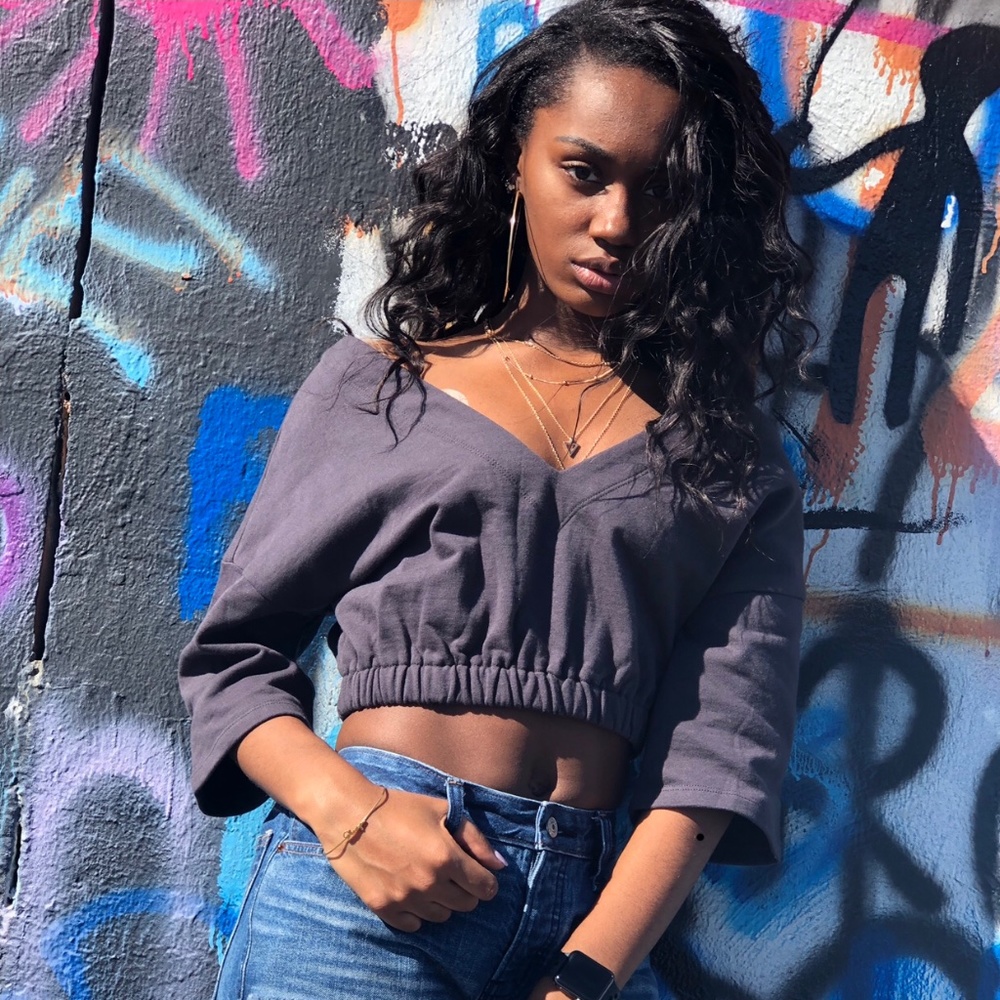 CROP TOP